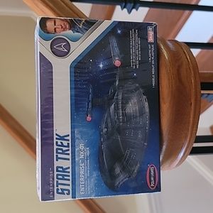 Polar Lights Star Trek Enterprise NX-01 Snap Model Kit 1:1000 Scale